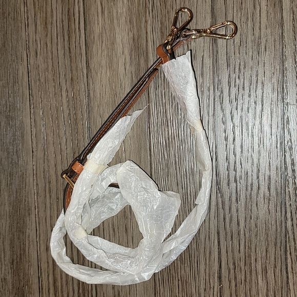 Michael Kors Purse - Picture 8 of 9